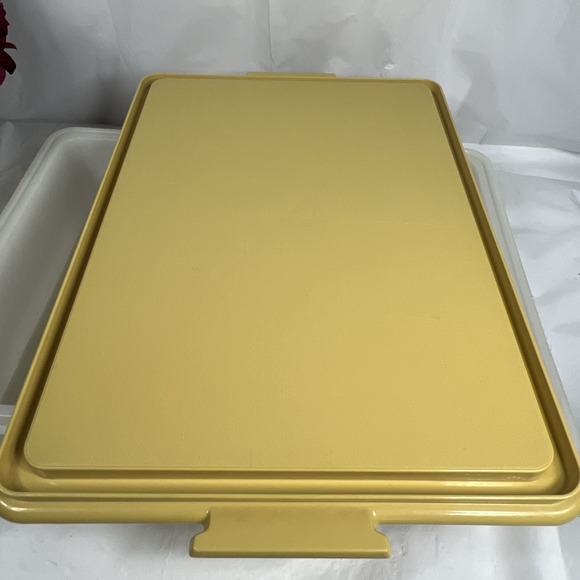 Vintage Tupperware Rectangle Cake Keeper Carrier Harvest Gold 15"x11" - Picture 7 of 9